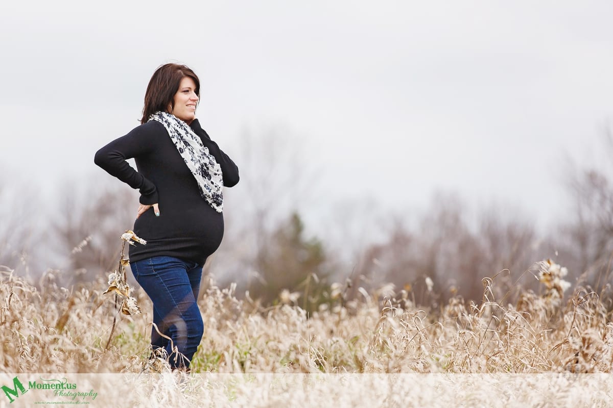 Moment.us Photography - Cornwall Family Photos hand on back