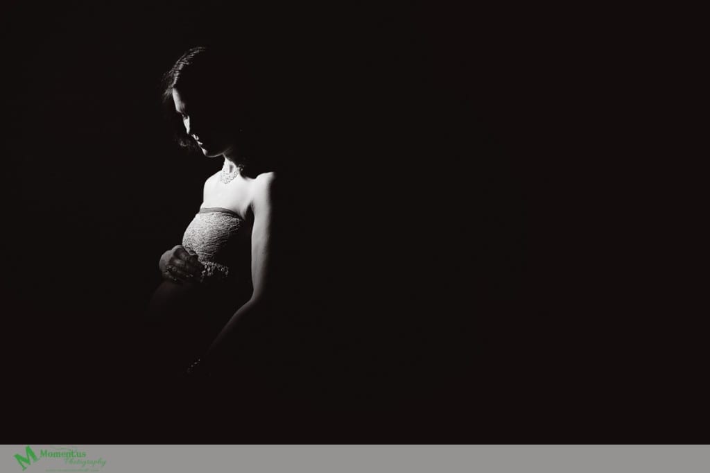 Maternity photography in Cornwall - spotlight on lace dress