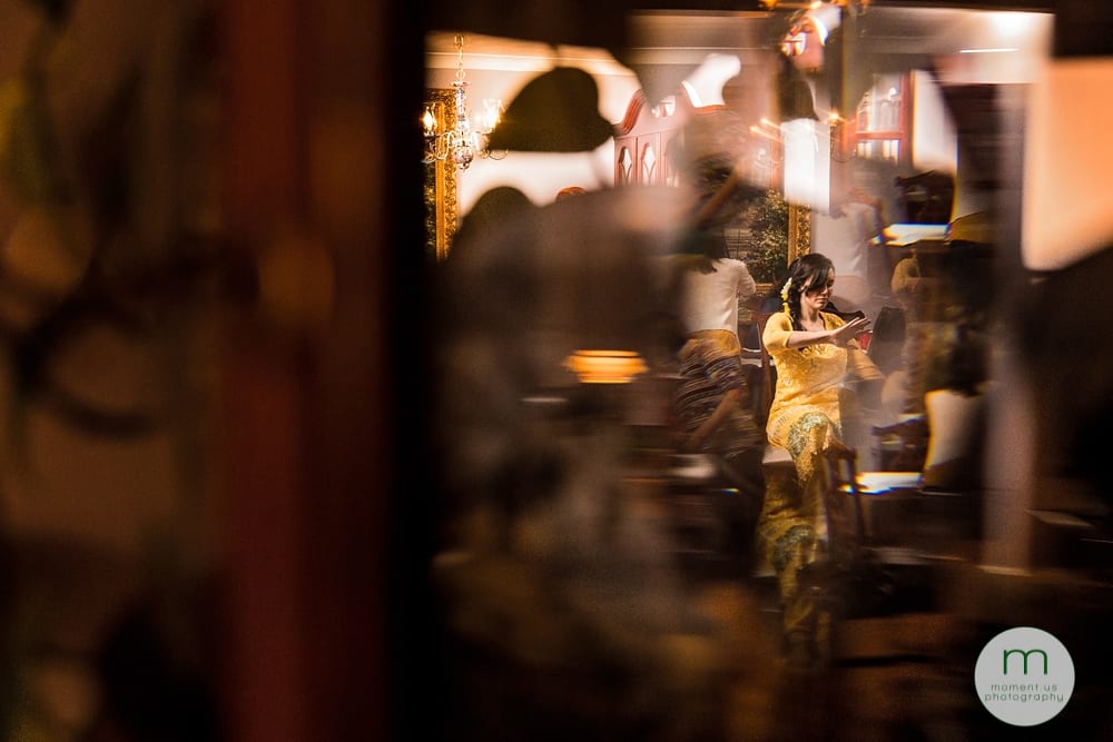 bride looking at mehndi 