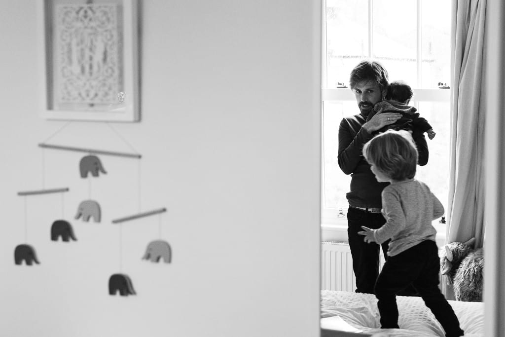 London dad with ons in mirror