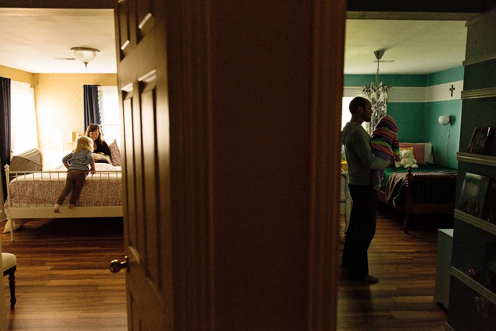 Cornwall family photographer - family in bedrooms