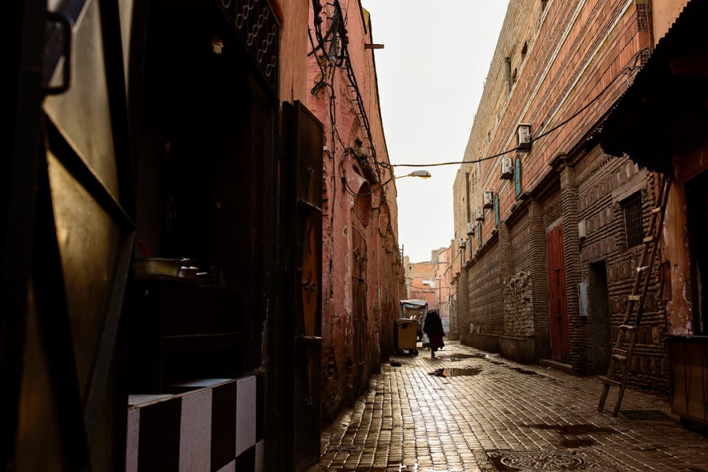 Wedding photographer in Morocco - quiet street in Marrakech medina