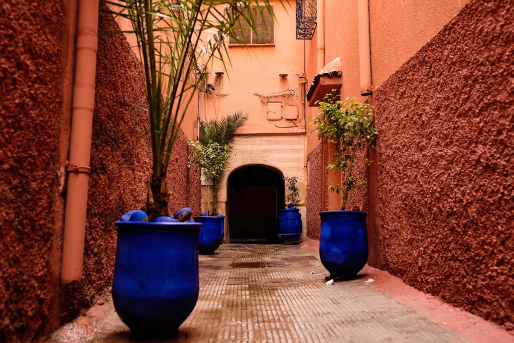 Wedding photographer in Morocco - blue pots in alley